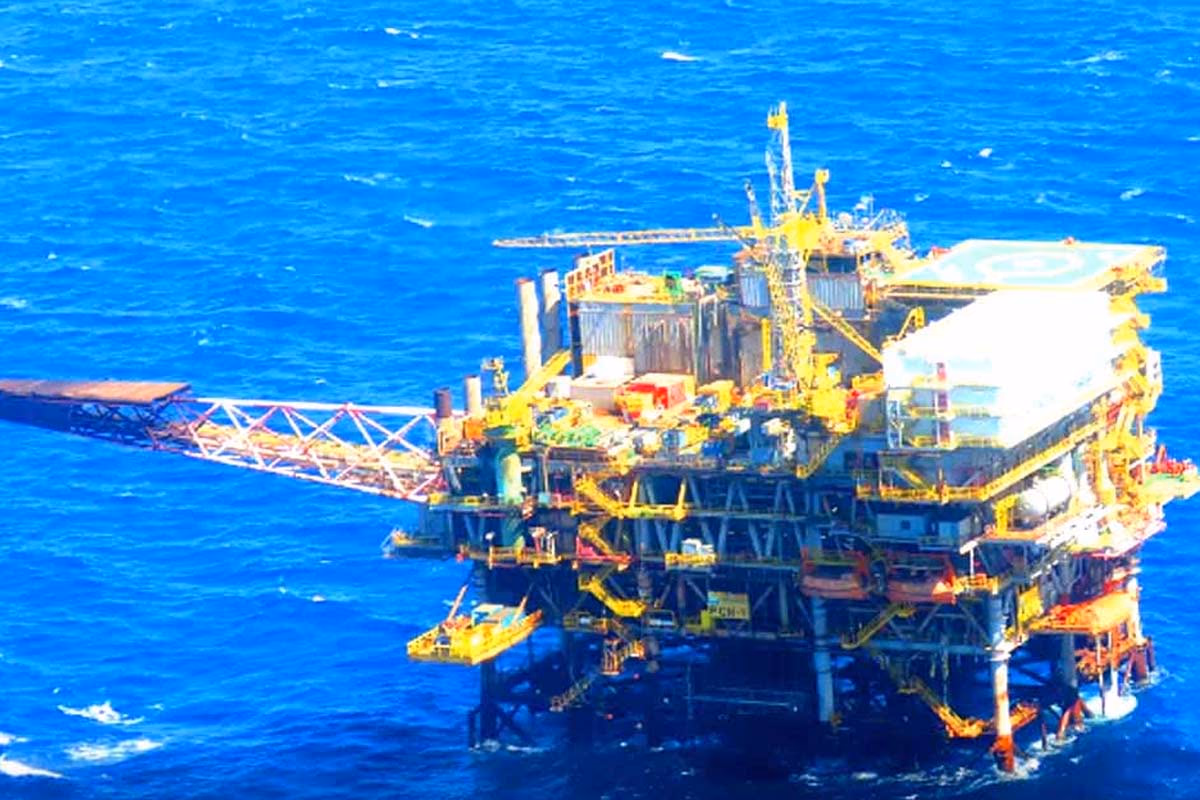 Petrobras encontra gás e óleo óno pré-sal da Bacia de Campos