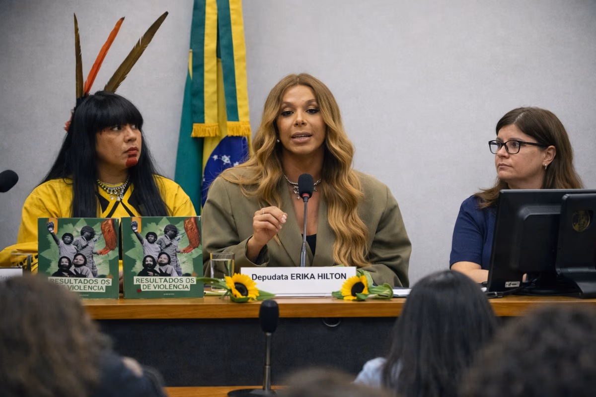 Deputada reage a tom agressivo de Erika Hilton e cita Lei Maria da Penha