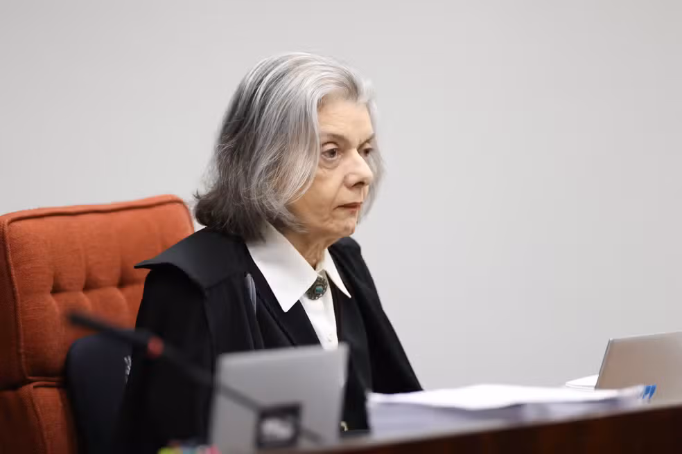 Cármen Lúcia chama violência contra mulher de 'bárbara' e cobra mais espaço feminino na política ao deixar TSE