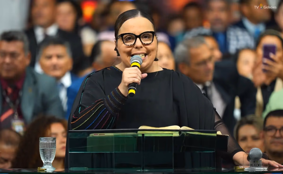 Pastora Helena Raquel critica silêncio sobre abusos em congresso evangélico