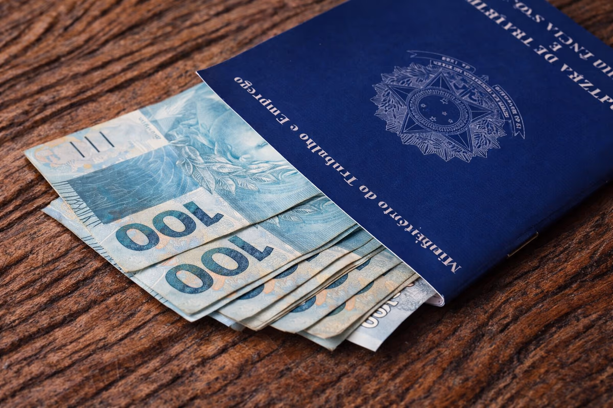 Fim da escala 6x1 na Câmara NÃO garante sua folga aos sábados e domingos; entenda