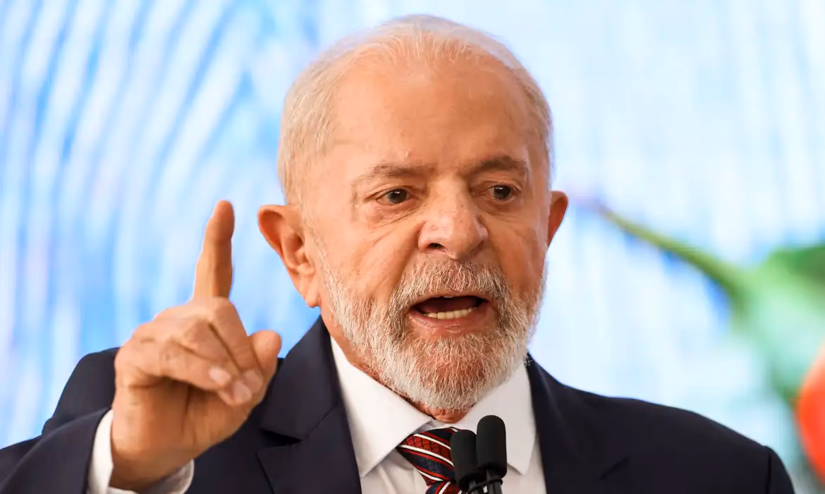 Governo Lula acelera fim da escala 6x1 no trabalho