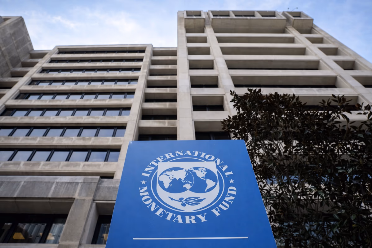 Conflito no Irã eleva risco de recessão global; FMI projeta alta para o Brasil