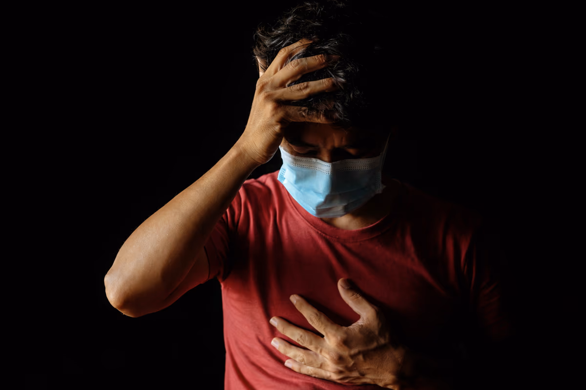 Covid longa afeta o cérebro e tem mais de 200 sintomas, diz estudo