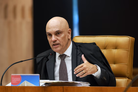 Moraes suspende lei que amenizava penas de condenados pelo 8 de janeiro